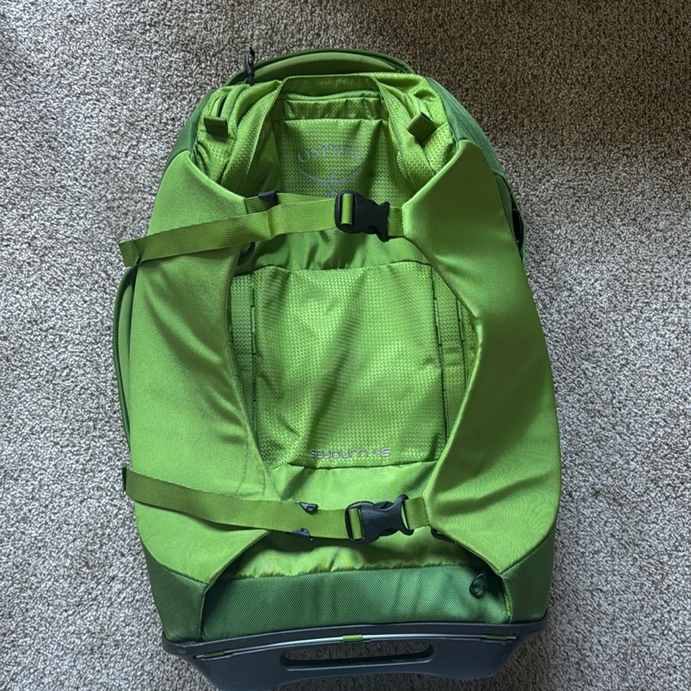 Sojourn™ Wheeled Travel Pack 22"/45L